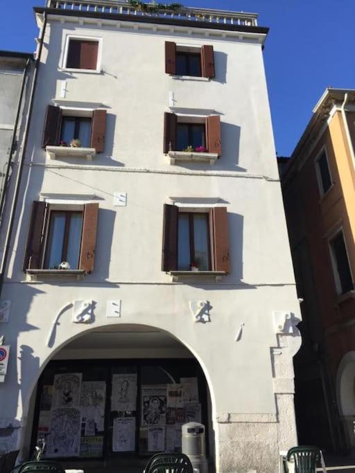 Casa Manuela Non Turisti Ma Ospiti Lägenhet Chioggia Exteriör bild