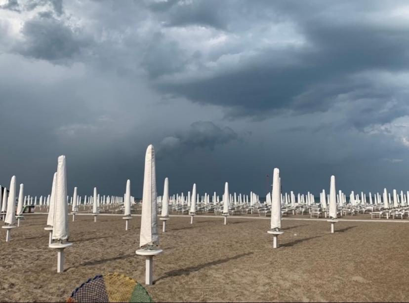 Casa Manuela Non Turisti Ma Ospiti Lägenhet Chioggia Exteriör bild
