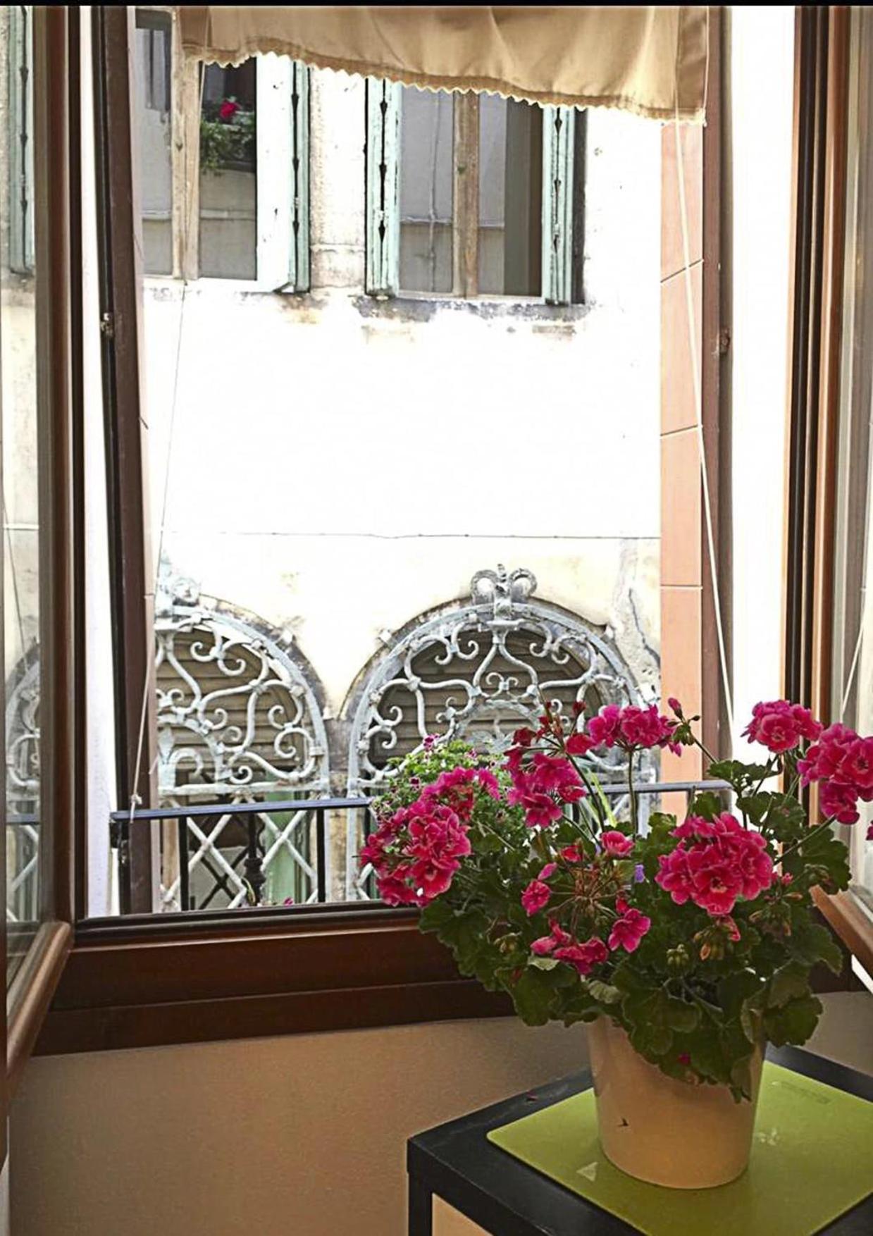 Casa Manuela Non Turisti Ma Ospiti Lägenhet Chioggia Exteriör bild