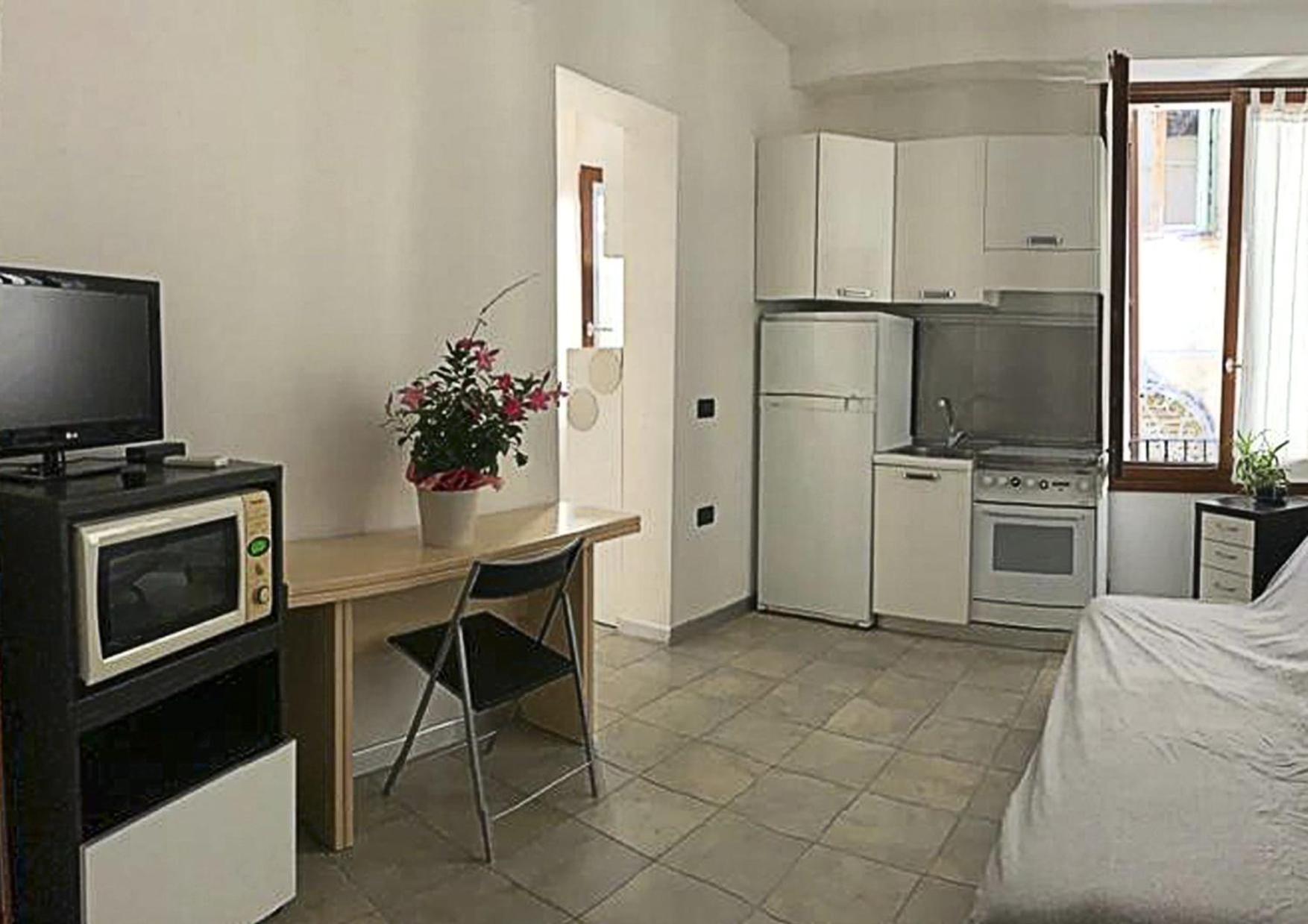 Casa Manuela Non Turisti Ma Ospiti Lägenhet Chioggia Exteriör bild
